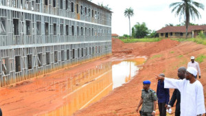 Aregbesola-inspects-ongoing-projects-Osogbo-High-School.