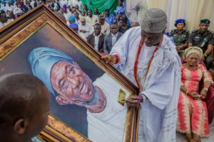 Aregbe Potrait Ooni Signing