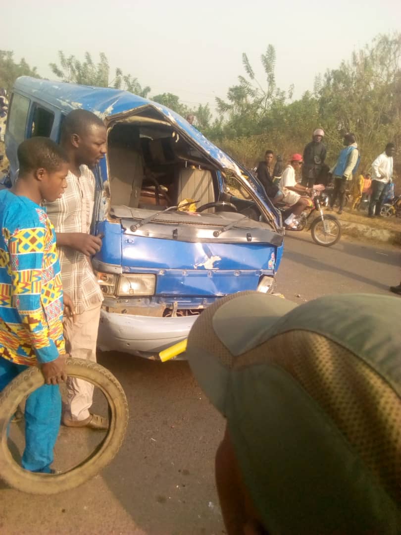 How Commercial Bus crushed tricycle, Killed 7 In Osun
