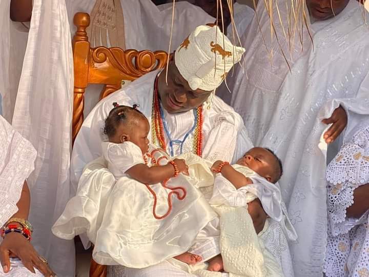 Jubilation As Ooni Receives Twins