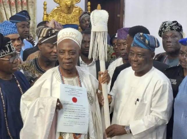 Olubadan Performs First Official Duty, Crowns Ladoja