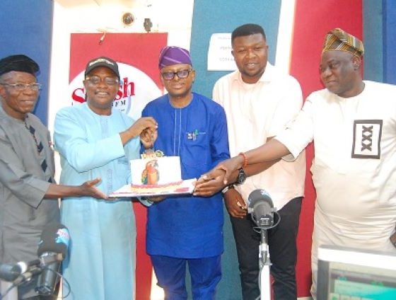 Prof Shangodoyin, Oyo’s Works Commissioner, Others Join Agboola To Mark 5th Anniversary Of Parrot Xtra Hour On Splash FM