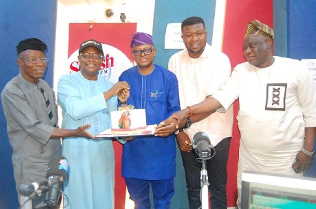 Prof Shangodoyin, Oyo’s Works Commissioner, Others Join Agboola To Mark 5th Anniversary Of Parrot Xtra Hour On Splash FM
