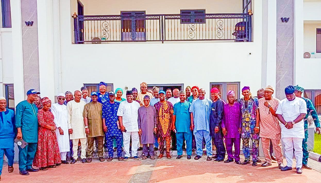 Reinstated Osun LG Chairmen Pay Courtesy Visit To Oyetola