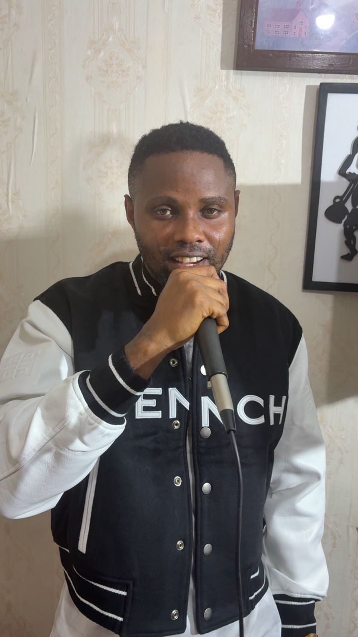 Adeoye Adeniyi Akanfe: The Leading Voice In Nigeria Entertainment Industry, Commands The Stage Of Musics