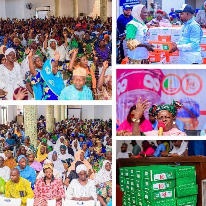 Christmas: Femi Oyetola Distributes Food Boxes To 5,000 Households In Osun Central