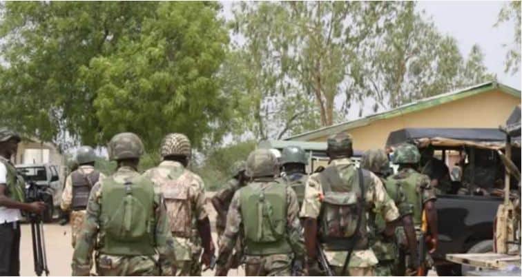 Soldiers foil kidnap attempt, rescue 24 passengers