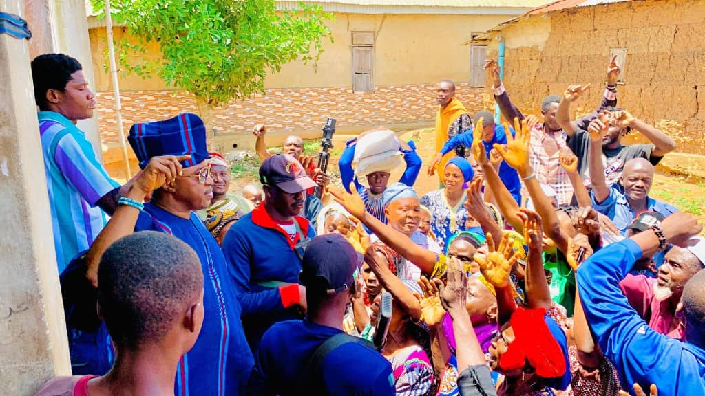 Oluwo Distributes Free Foodstuff Ahead Of 2026 Eid il Kabir Celebration