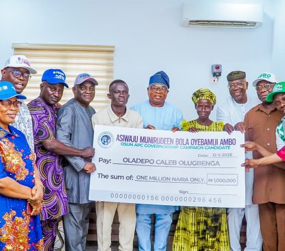 AMBO Meets Sacked Osun Workers, Rewards LAUTECH Best Graduating Student with ₦1 Million