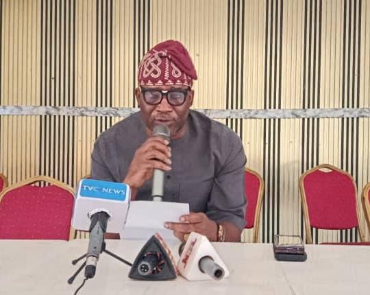 Three Days To Osun Poll: PDP Candidate FRYO Withdraws, Endorses Adeleke, Hands Structure To Governor