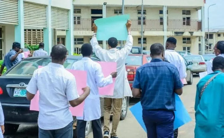 LAUTECH Resident Doctors Protest Over Unpaid Salaries, Staff Shortage