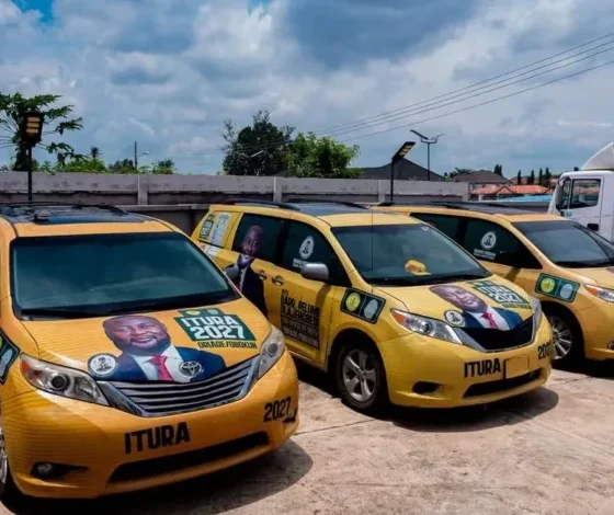 2027: D’Banj Donates Three Sienna Buses to Accord Candidate Olajengbesi