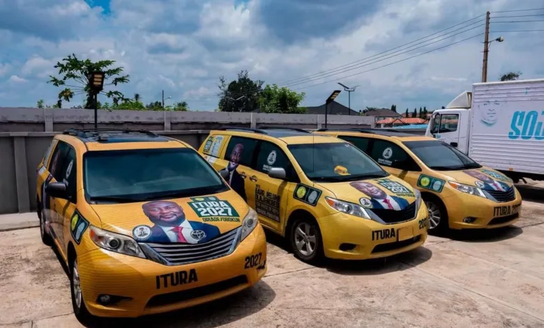 2027: D’Banj Donates Three Sienna Buses to Accord Candidate Olajengbesi