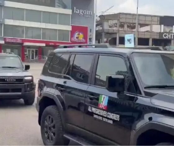 Utomi Questions APC’s Luxury SUV Gifts Amid Economic Hardship, Soldier Welfare Concerns